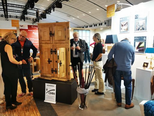 Stand B32